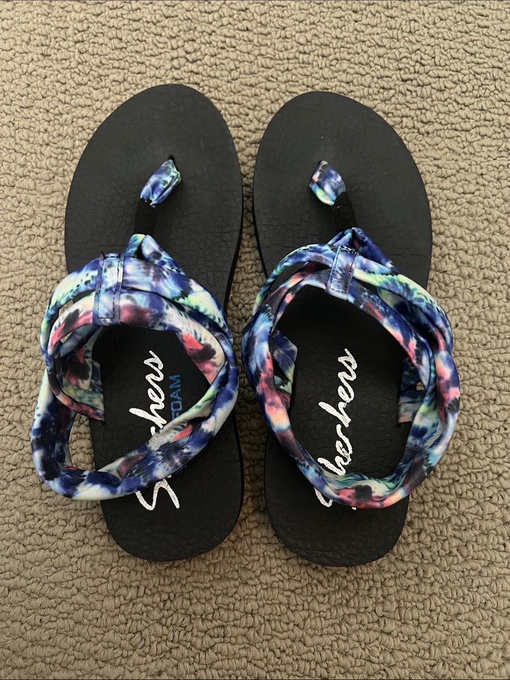 3 for $20 Skechers yoga foam Tie-Dye Strap Sandals - Blue Multicolor